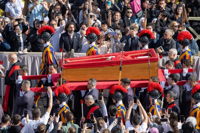 Despedida Papa Francisco by @EWTNVaticano