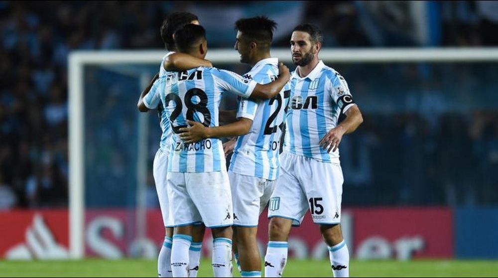 Racing fue efectivo ante Vélez y sumó su primer triunfo en la Superliga