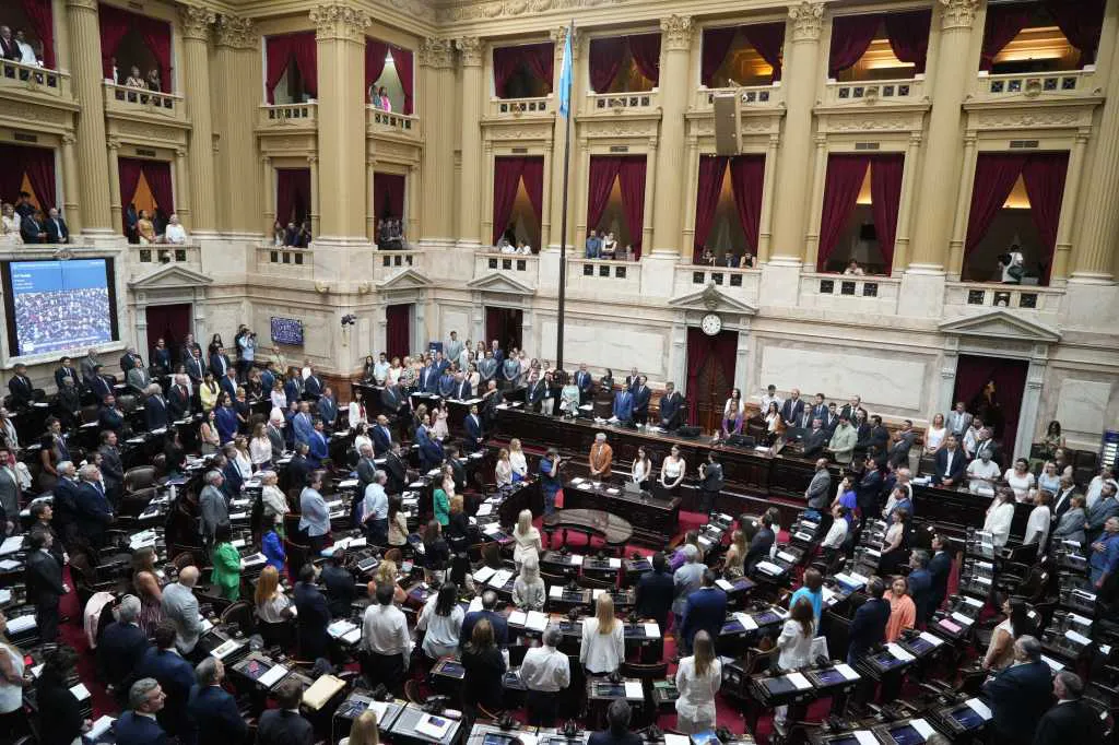 Diputados ley ómnibus NA