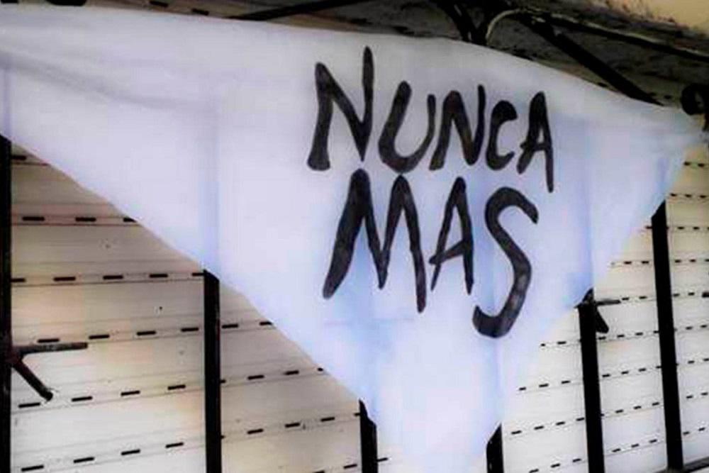 Nunca Más pañuelo