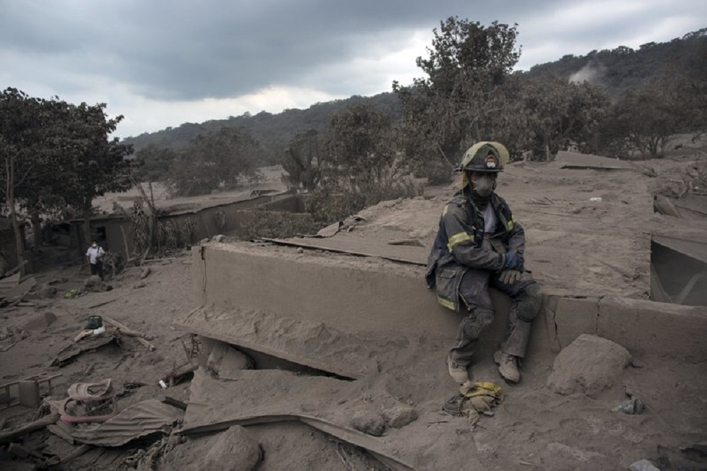 volcán del fuego guatemala by AP