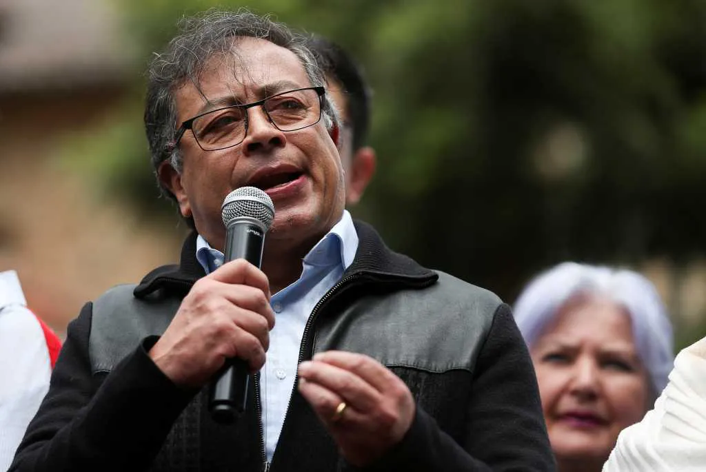 Gustavo Petro by na