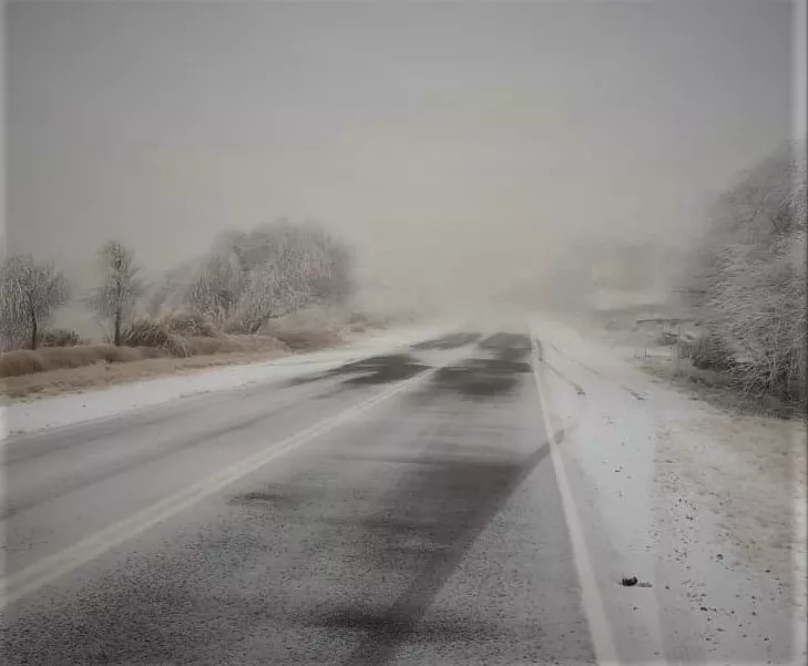 Nieve en el Camino de las Altas Cumbres (Twitter Claudio Manzanelli)