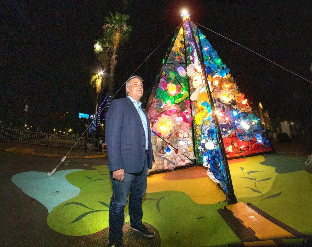 LLARYORA ENCENDIÓ ARBOL2