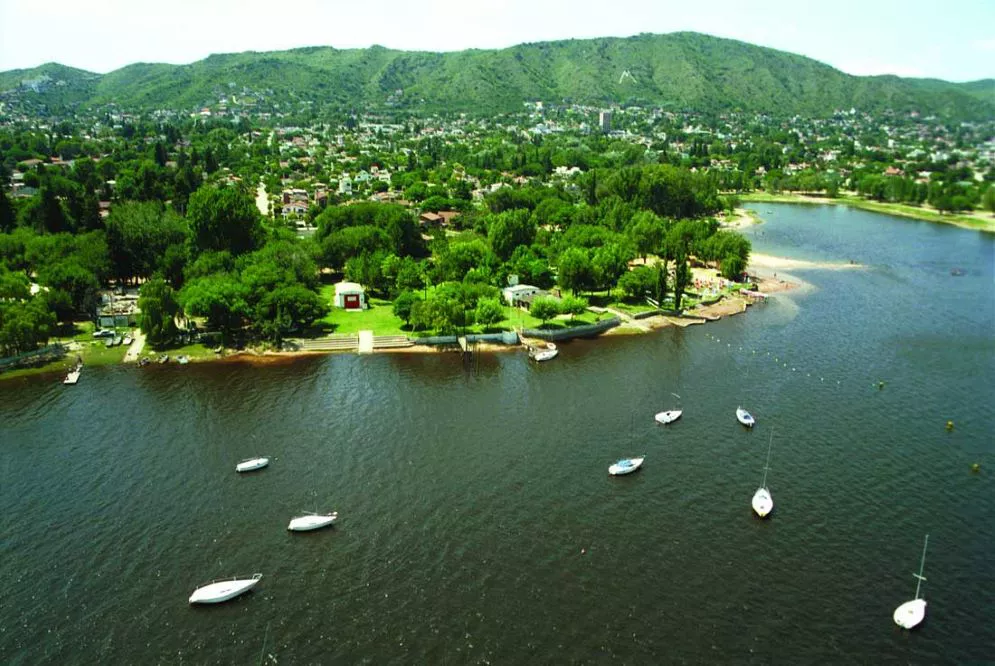 Carlos Paz by Tripin