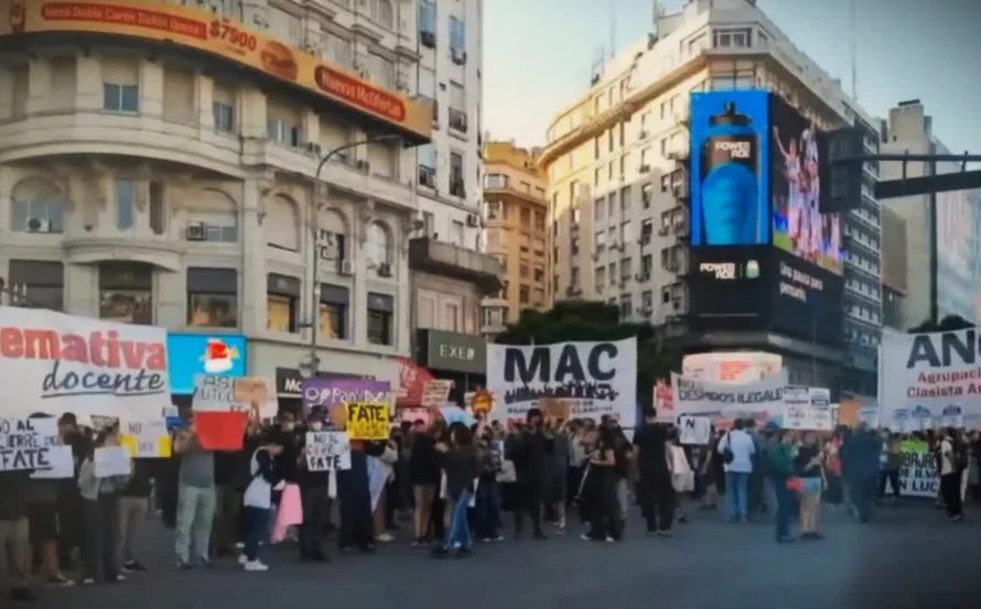 Corte frente al Obelisco (Frente de Izquierda)