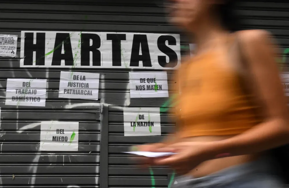 Hartas 8M frente al Congreso (NA)