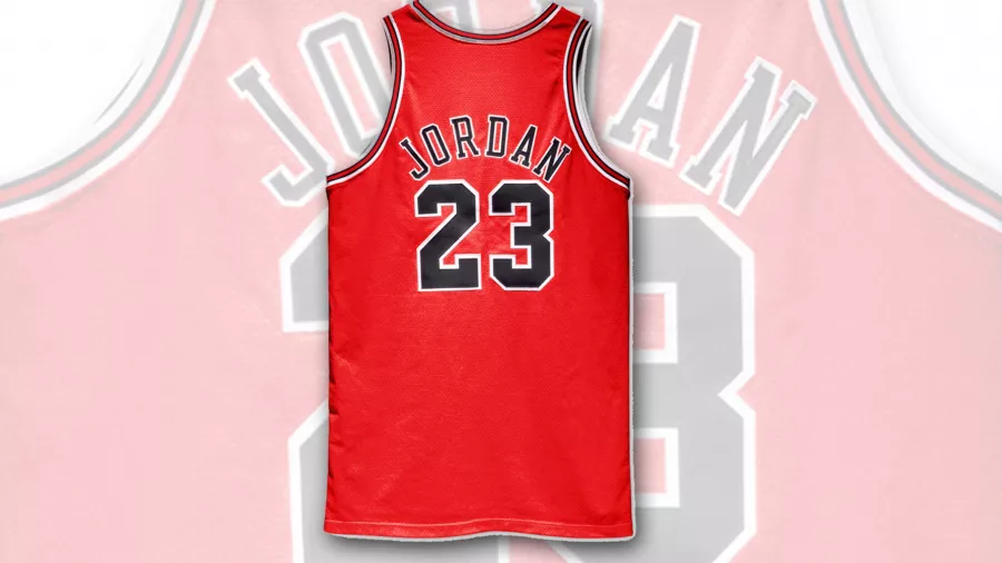 en 5 millones de dólares camiseta que usó Michael Jordan en la final de 1998