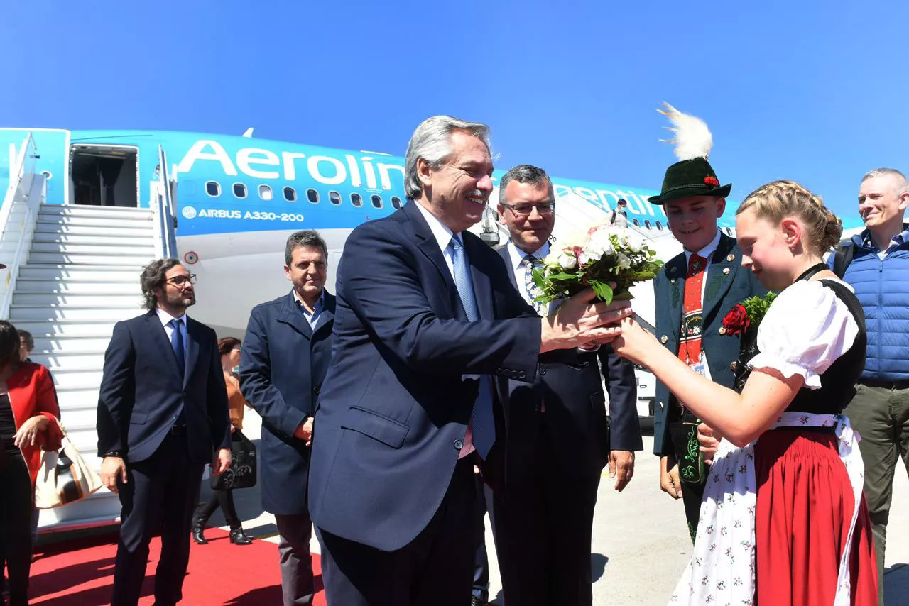 Alberto Fernández llega al G7
