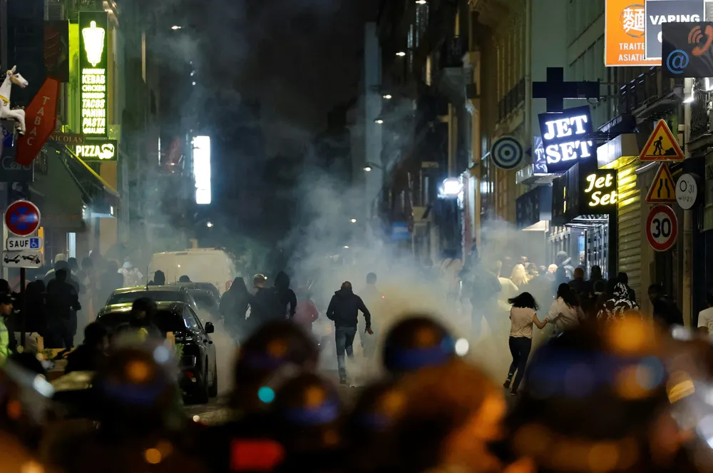 Disturbios en Francia y Télam