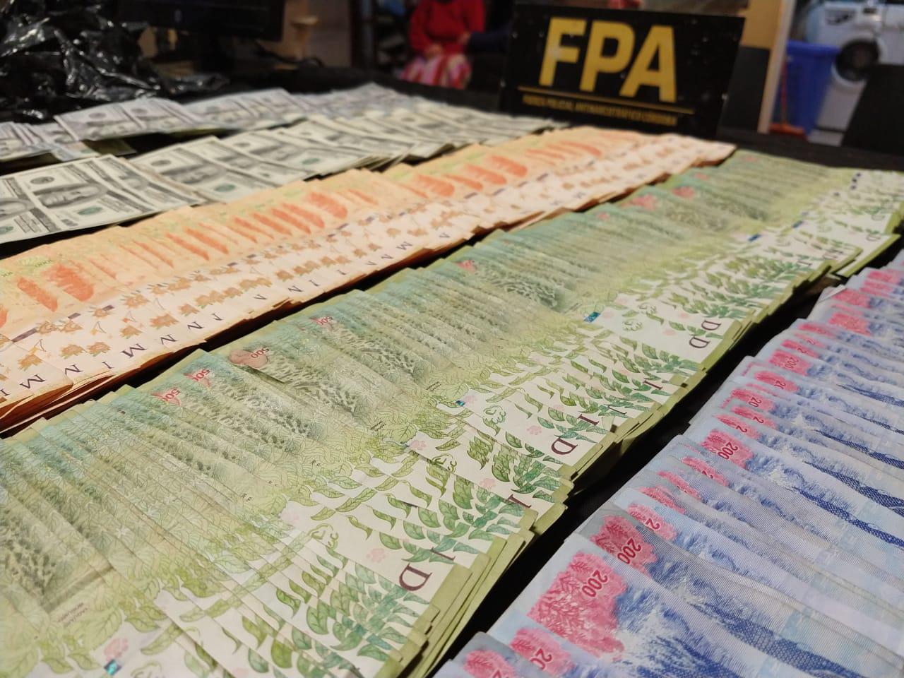 Dinero incautado by PFA