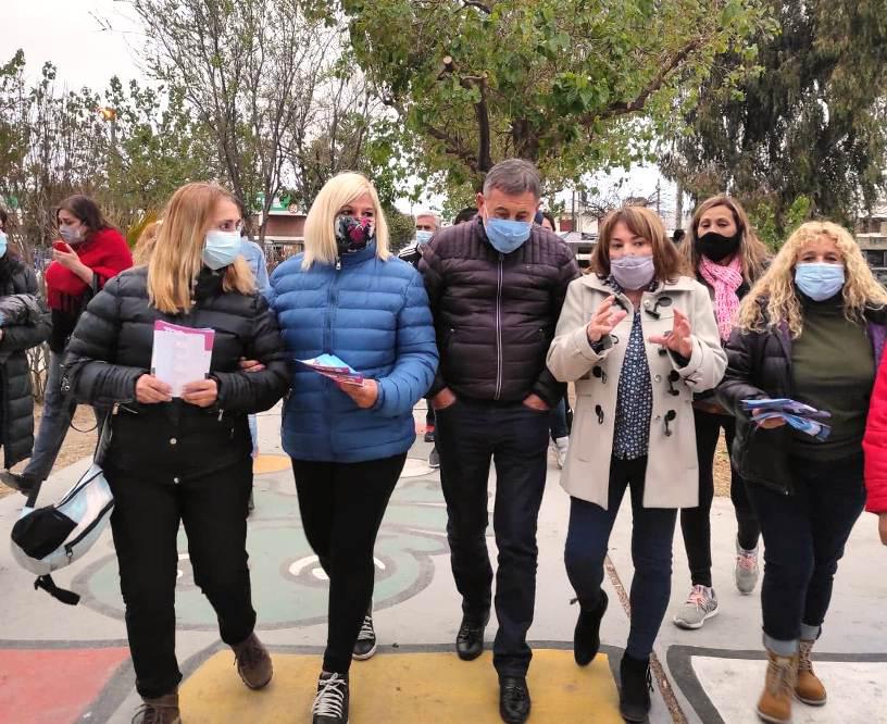 Paso 2021: de campaña, Riutort y Caserio recorrieron barrios de la capital