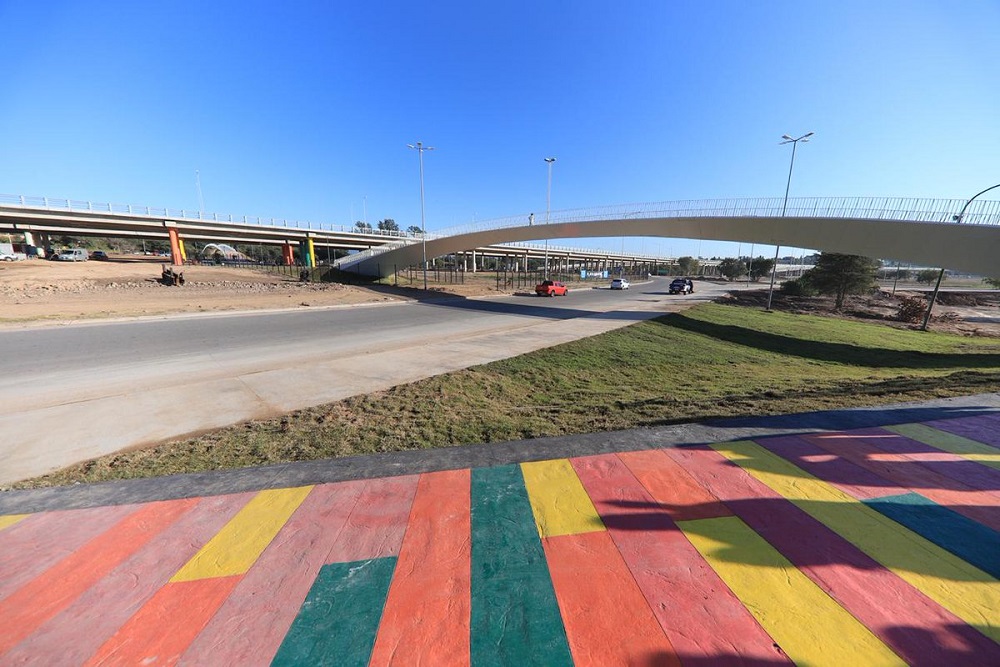 Puente peatonal Kempes by prensa Gob de Córdoba