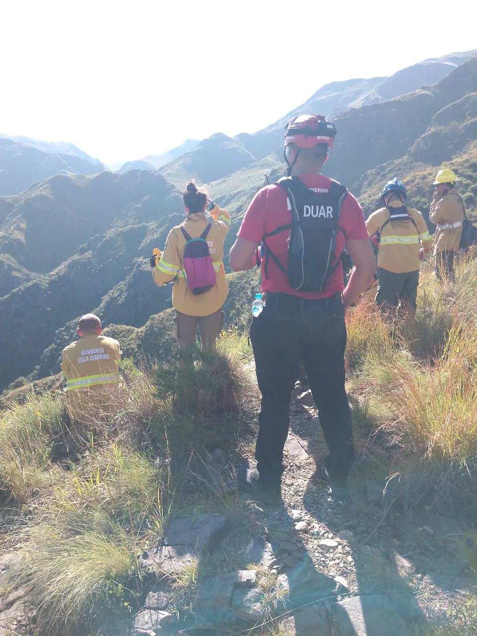 Rescate de personas en el cerro Uritorco (Policía) 1