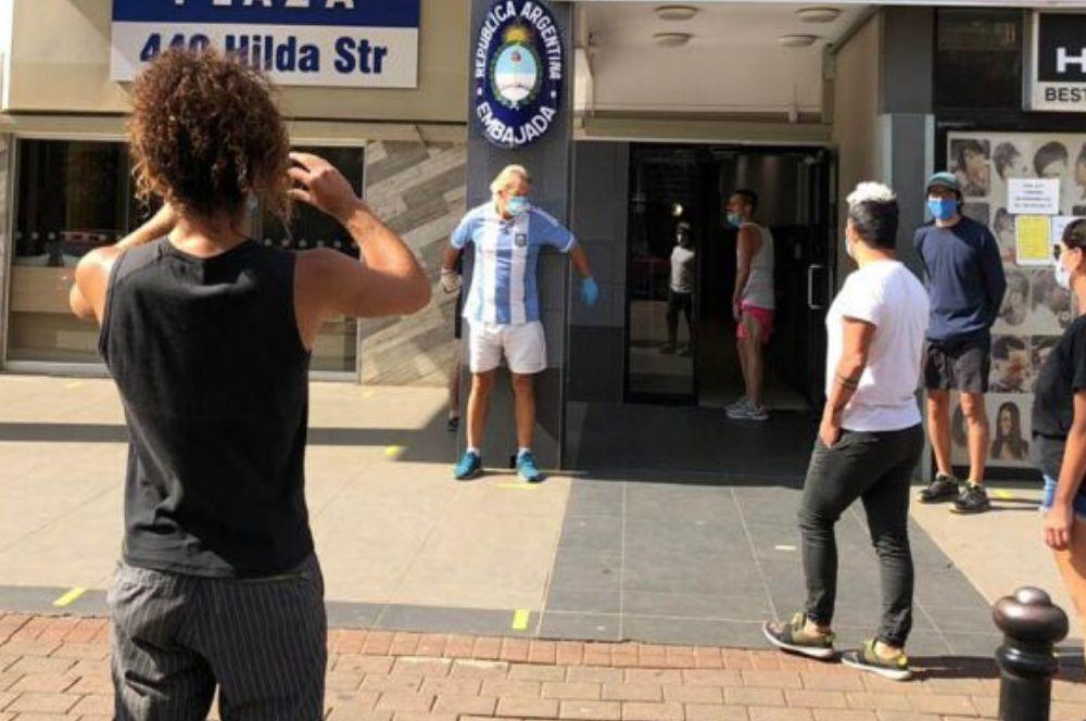 Argentina encadenado embaja de Sudafrica Perfil
