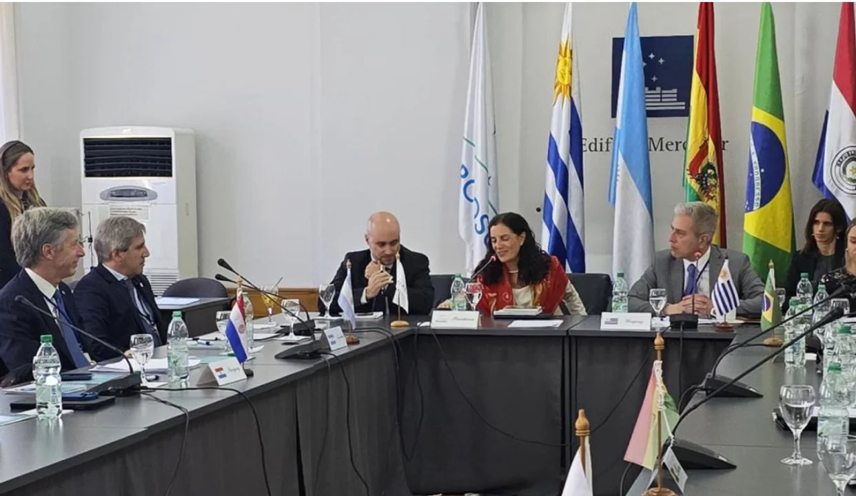 caputo cumbre del mercosur by na