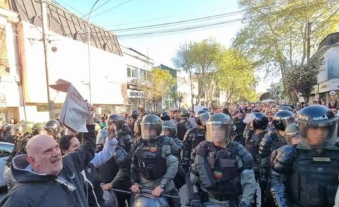 Moiliz en M del Plata contra Milei NA