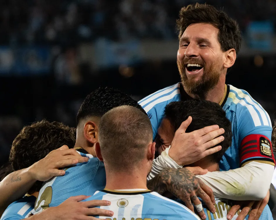 messi by na