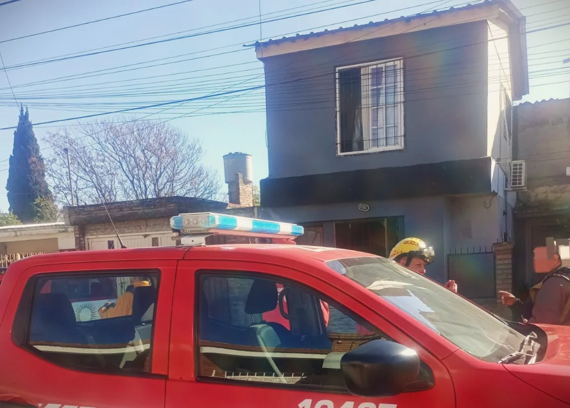 Incendio en vivienda de barrio Primero de Mayo (Policía)