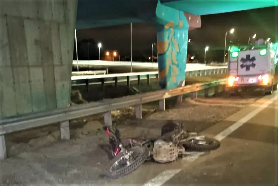 Motociclista atropellado en Avenida de Circunvalación y Valparaíso (Leonardo Guevara)