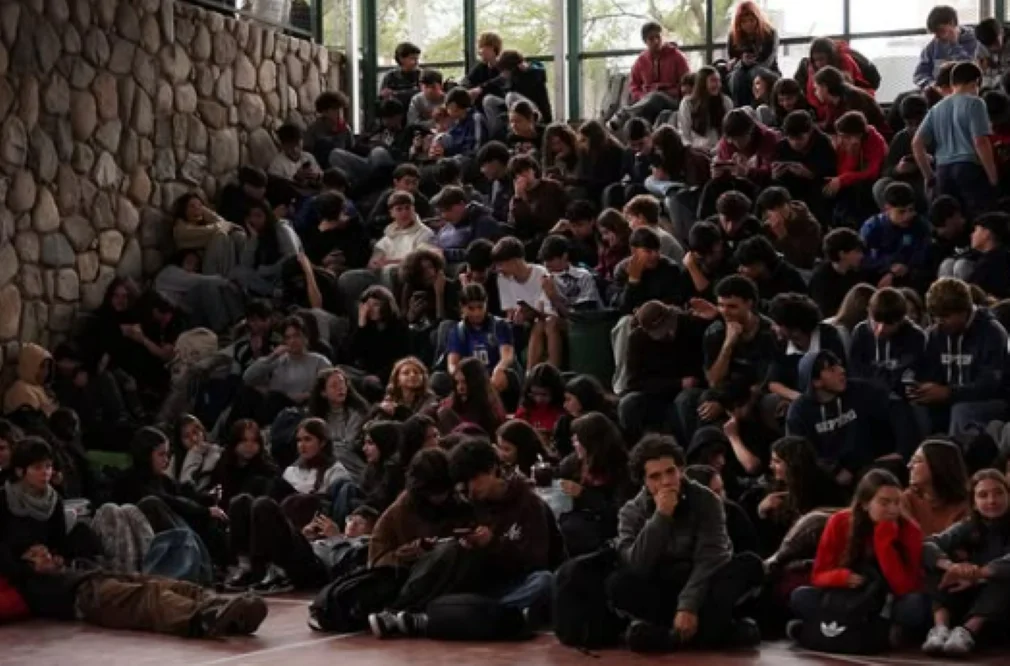 Facultades y escuelas de la UNC realizan vigilias previo a la Marcha Universitaria thumbnail