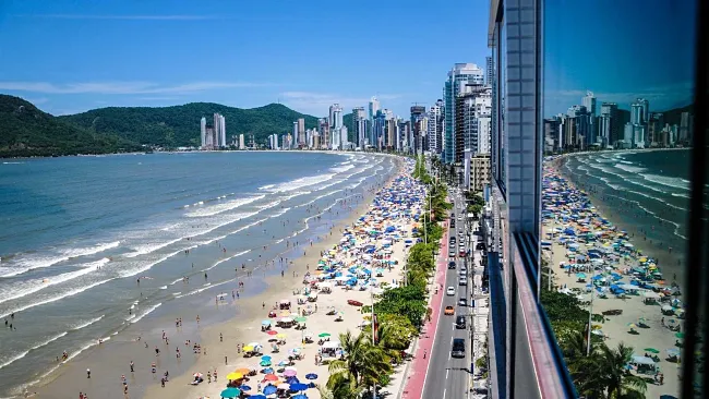 Camboriú by Playas de Brasil