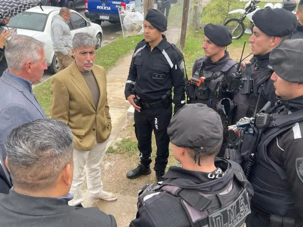 Procedimiento antidrogas en Rosedal by Ministerio de SEguridad