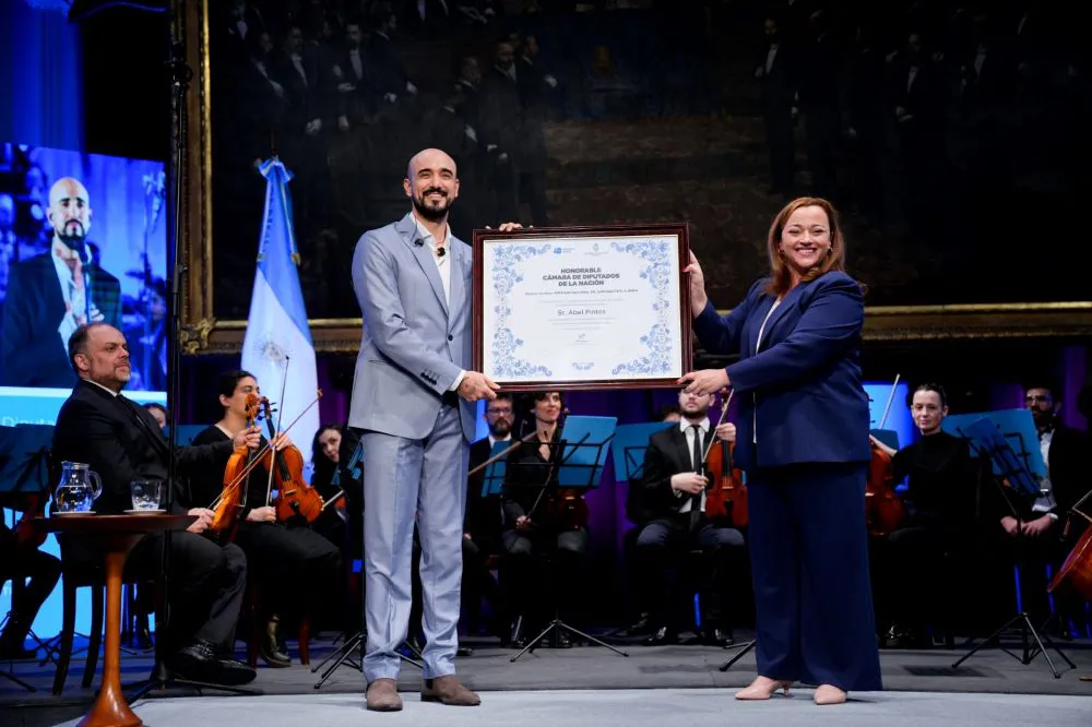Abel Pintos premio Diputados by @DiputadosAR