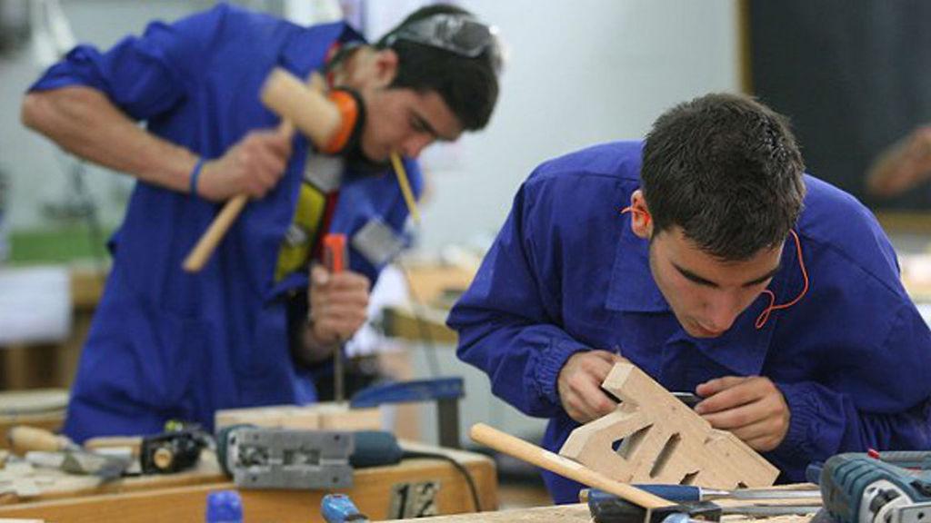 jovenes-trabajando