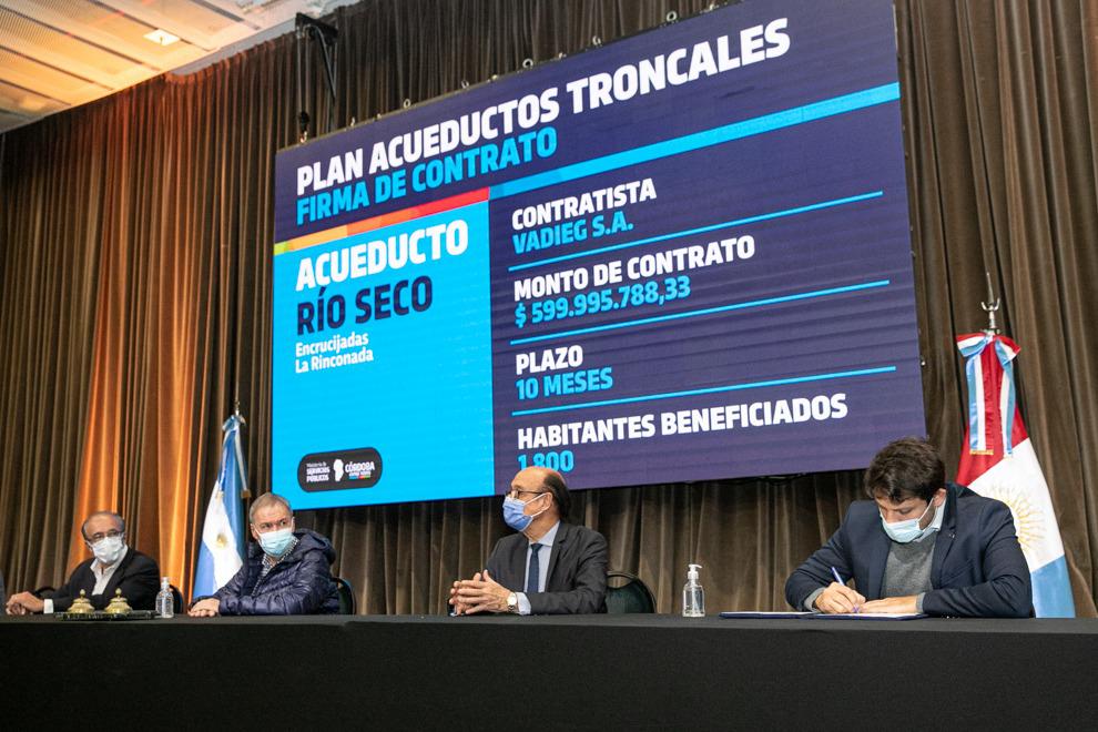acueducto rio seco