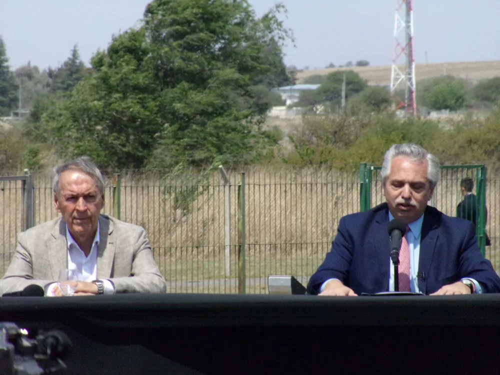 Fernández y Schiaretti en Conae by Adrian Camerano