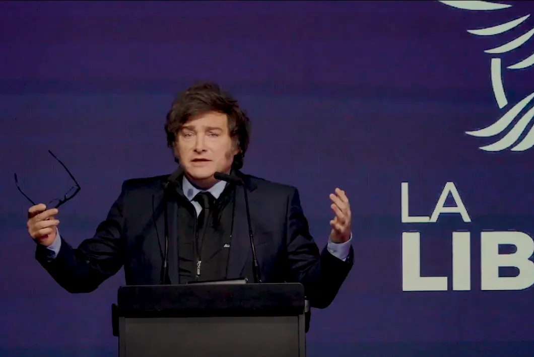 Javier Milei en cena de recaudación de LLA (captura)