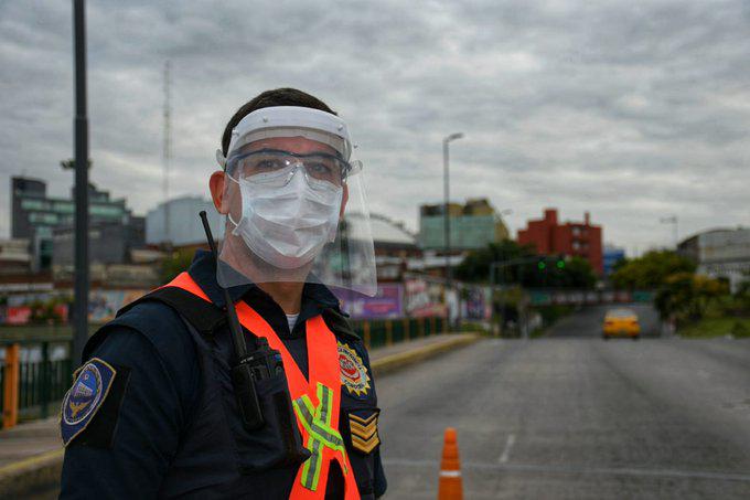 policía pandemia by @PoliciaCbaOf
