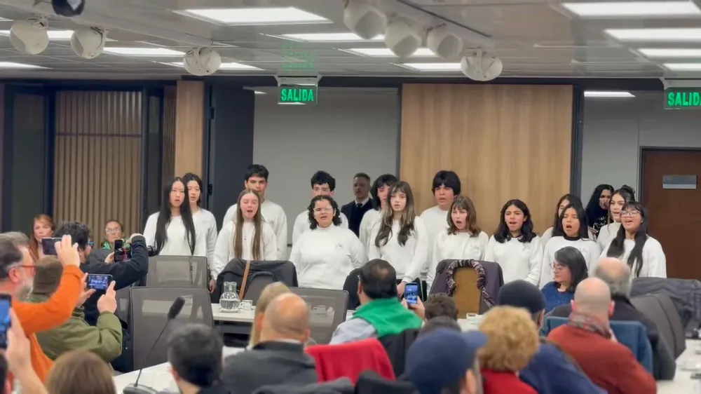 Coro Nacional de Niños en Diputados (captura)