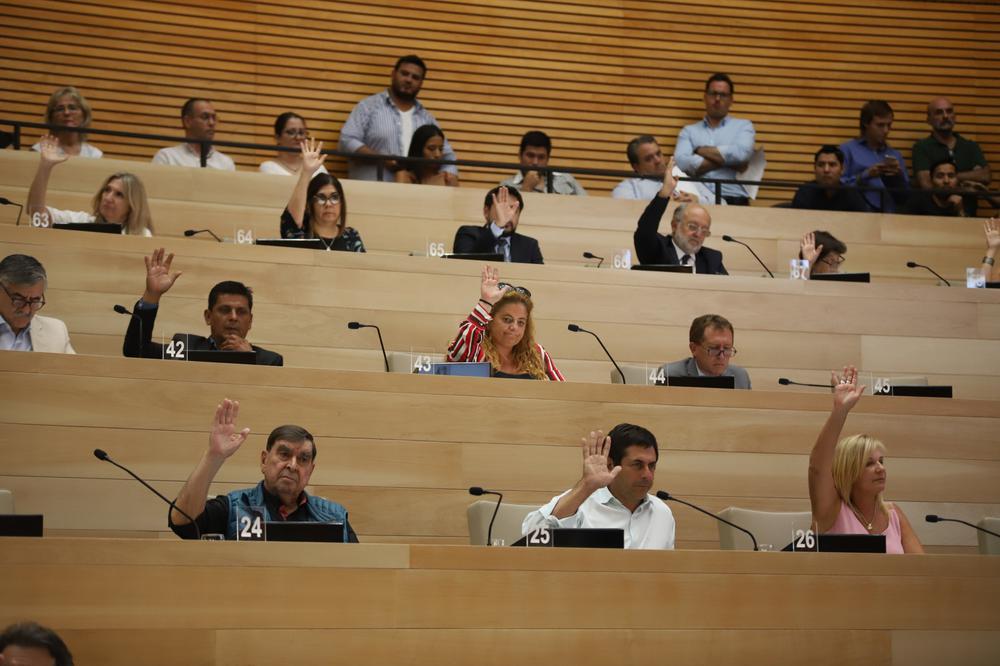 Legisladores opositores votando Prensa Legislatura de Córdoba