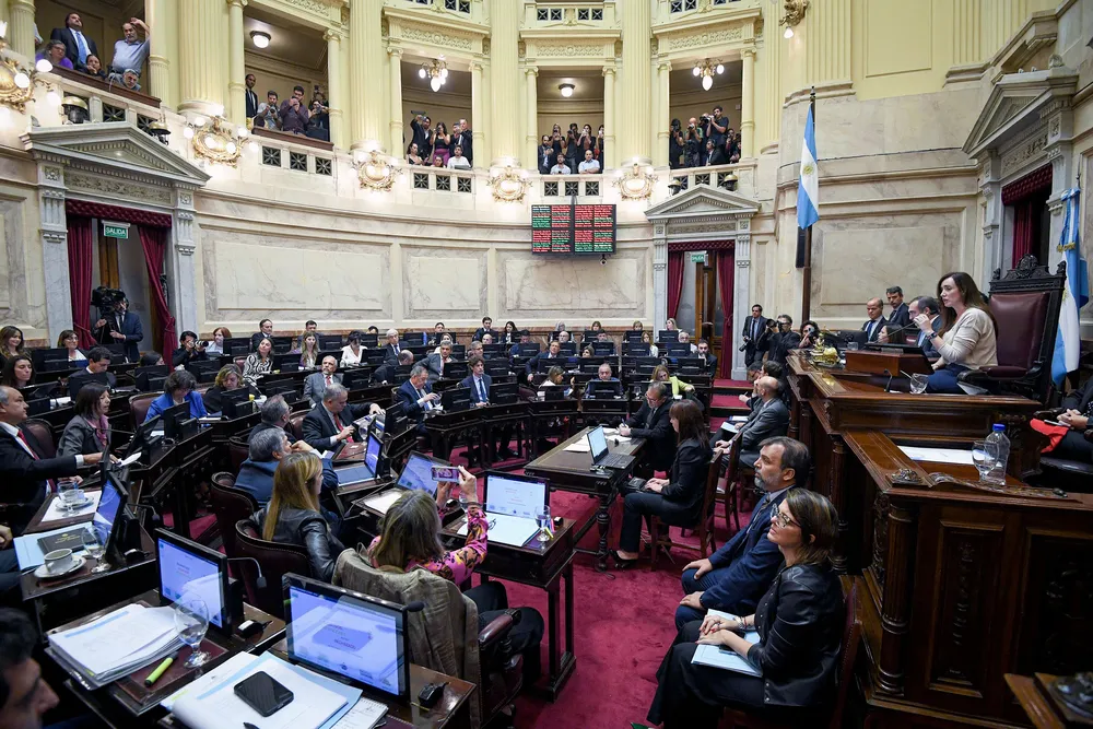 senado by na
