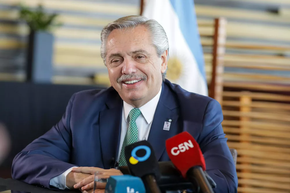 alberto fernandez medios