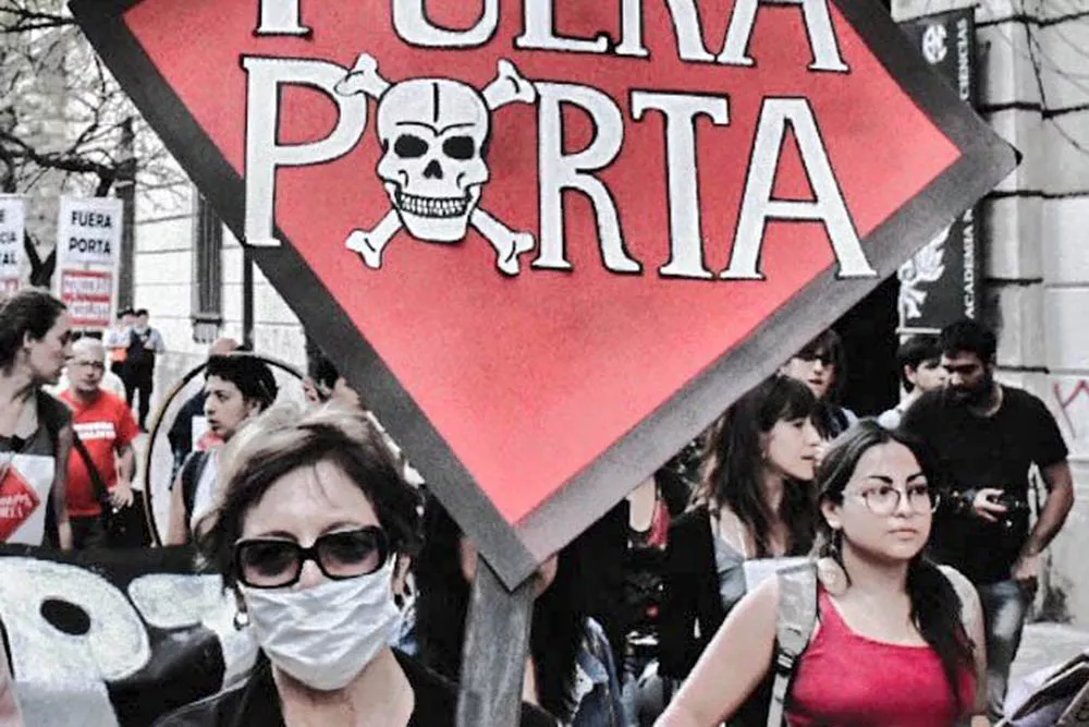 Fuera Porta © Maru Acosta