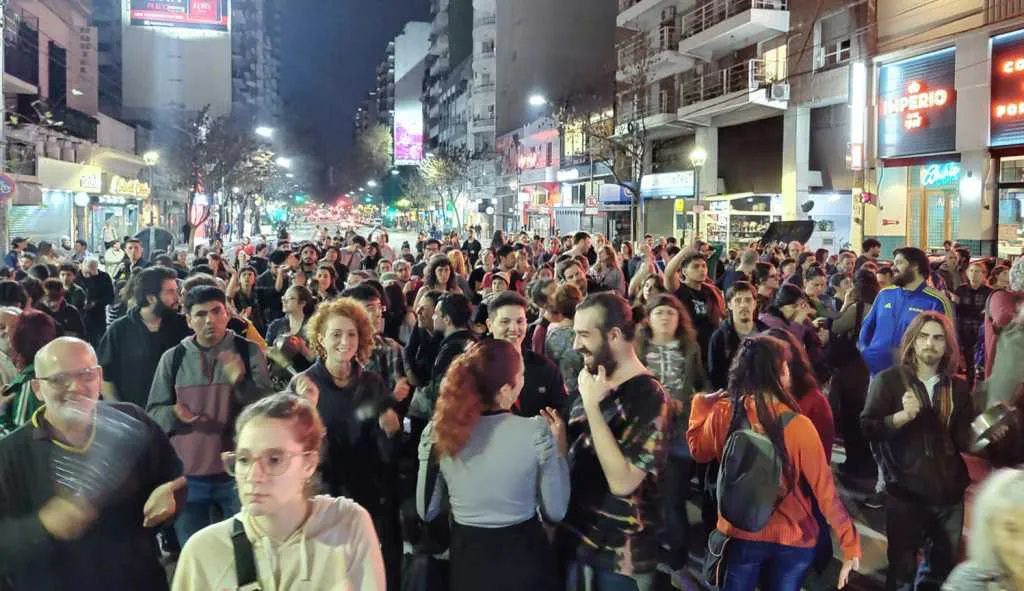 Cacerolazo en Bs As NA