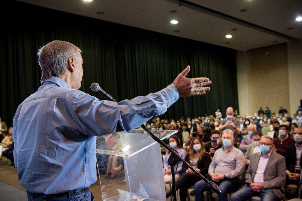 Schiaretti frente a intendentes de Hacemos por Córdoba 01 10 2021