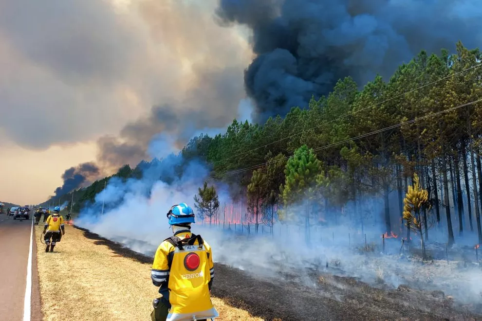 bomberos cordobeses en Corrientes by prensa Gobierno