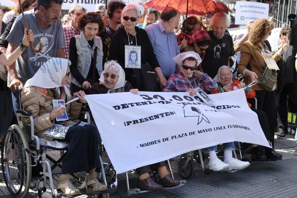 madres de plaza de mayo twitter vilma ripoll
