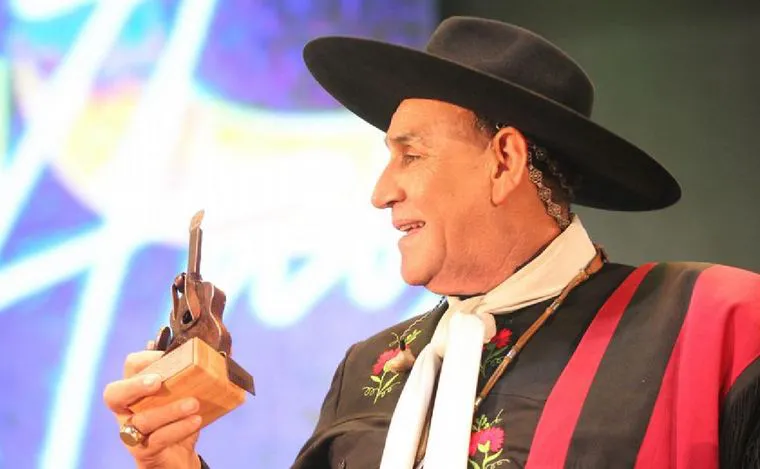 multimedia.normal.93e654fc656cc894.Y2hhcXVlw7FvIHBhbGF2ZWNpbm8gMl9ub3JtYWwud2VicA%3D%3D