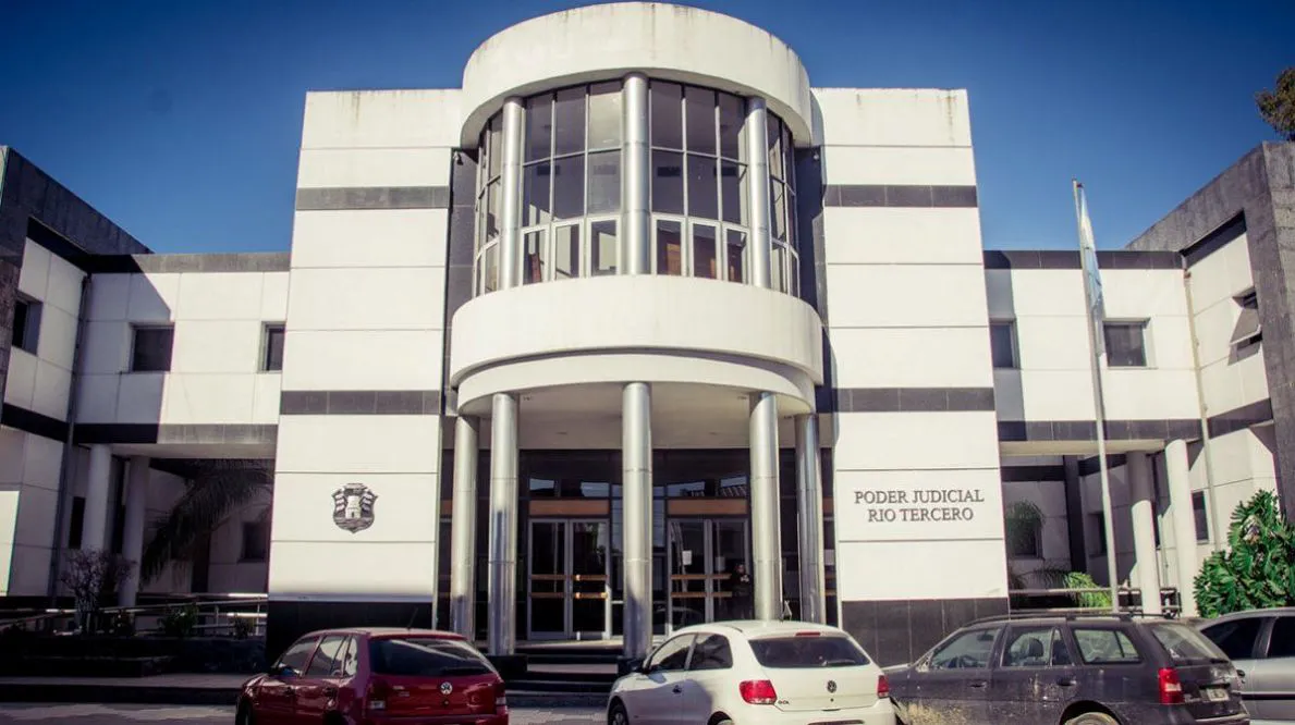 Tribunales de Rio III by DeltaEmbalse