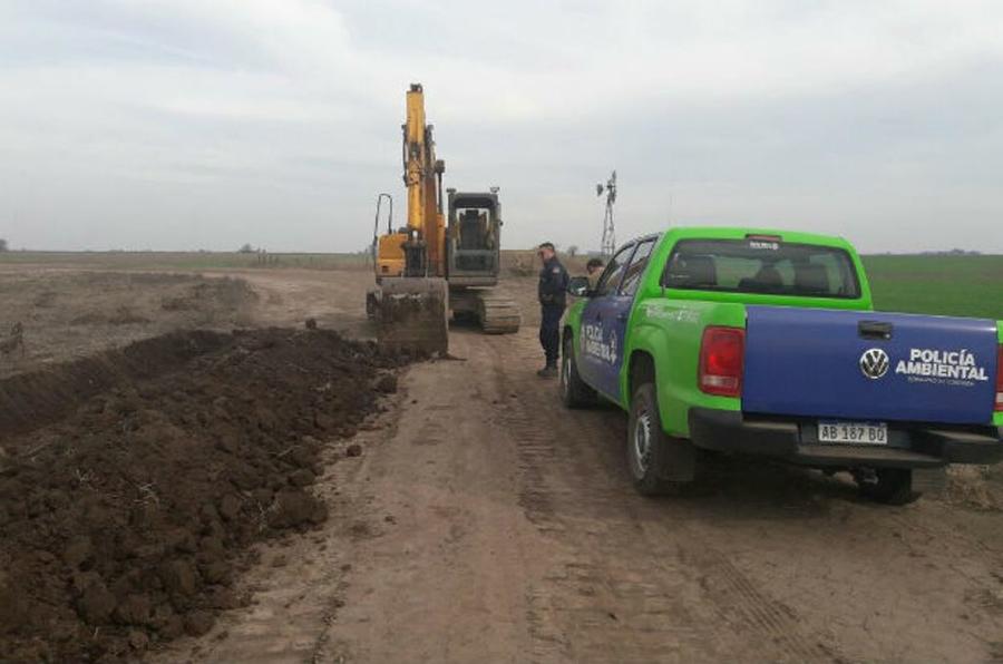 Obra clandestina Plicia Ambiental
