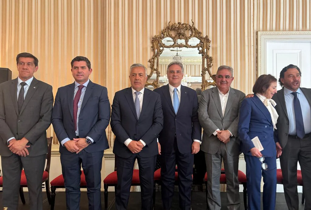 Llaryora en Nuev York