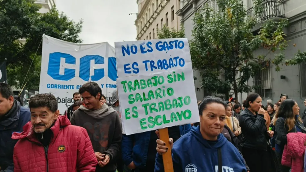 Desmantelamiento de Volver al Trabjo by LNM Bahía de Palma