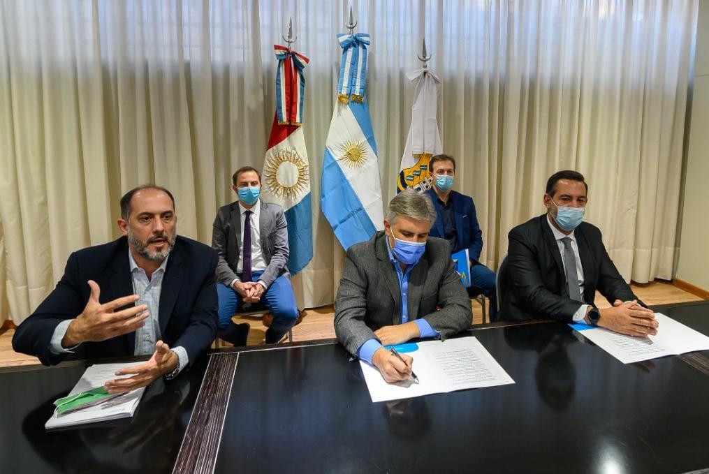 firma de acuerdo tarjeta activa con llaryora