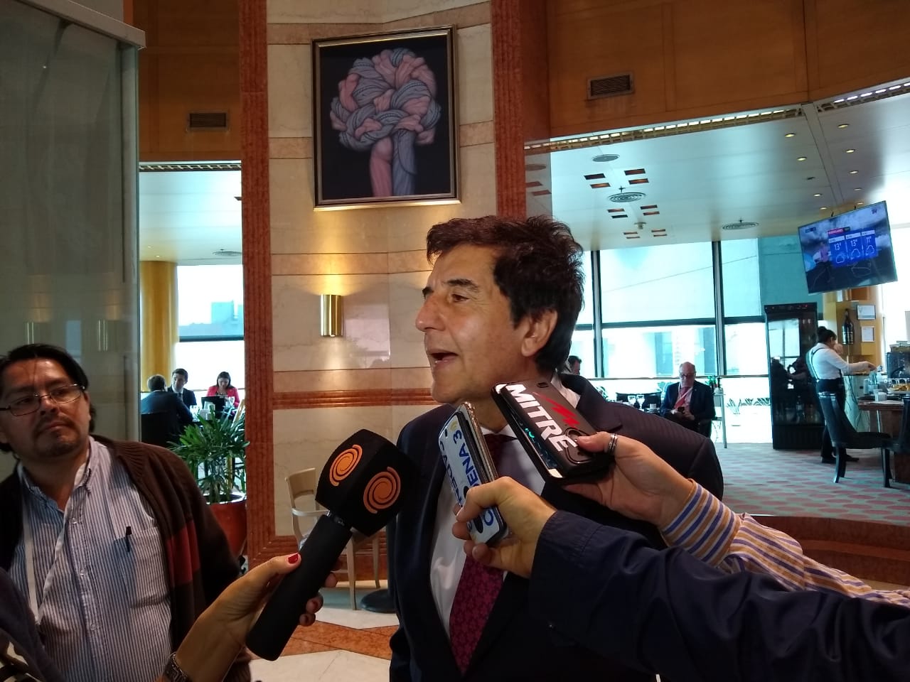 Melconian en el lobby del Hotel Sheraton by Igna LNM