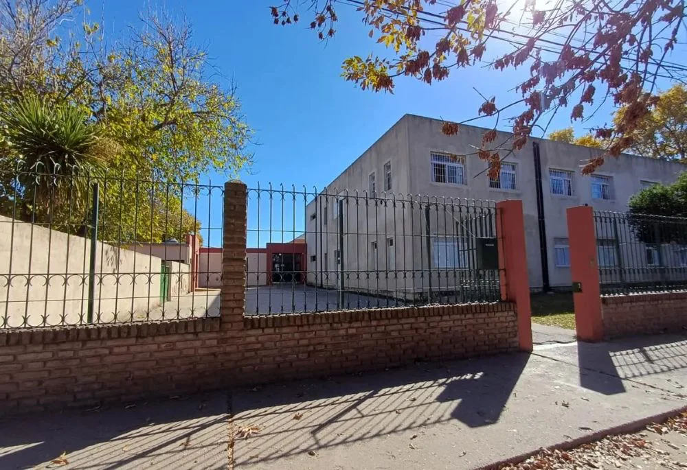 escuela de R Cuarto by Puntal